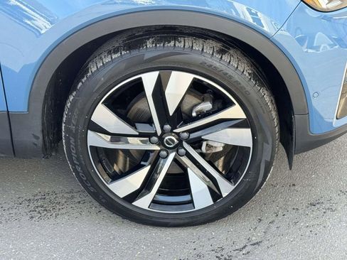 Certified 2023 Volvo XC40 B5 Plus w/ Driver Assist Package image 6