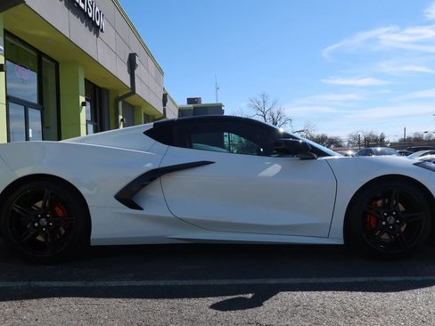 Used 2021 Chevrolet Corvette Stingray Premium Cpe w/ Battery Protection Package RWD image 9