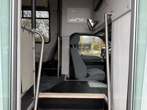 Used 2014 Ford F550 4X2 2dr Regular Cab 140.8 200. image 21