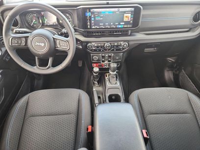 Used 2025 Jeep Wrangler Unlimited Rubicon 4xe w/ Convenience Group