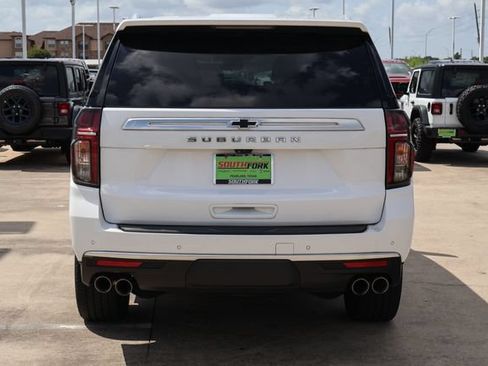 Used 2024 Chevrolet Suburban High Country w/ Premium Package 2 RWD image 5