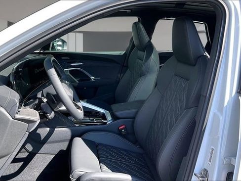 New 2025 Audi SQ5 Premium Plus image 9