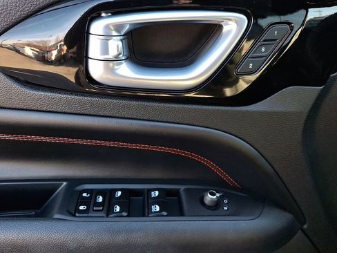 Used 2024 Jeep Compass Trailhawk w/ Trailhawk Elite Group image 15