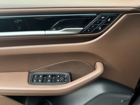 New 2026 Porsche Macan 4 Electric image 14