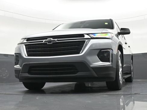 Used 2023 Chevrolet Traverse LS FWD image 35