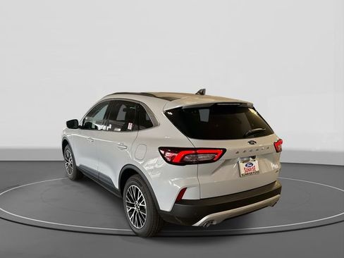 Used 2025 Ford Escape SE image 7