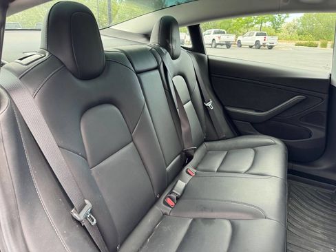 Used 2019 Tesla Model 3 Mid Range RWD image 16