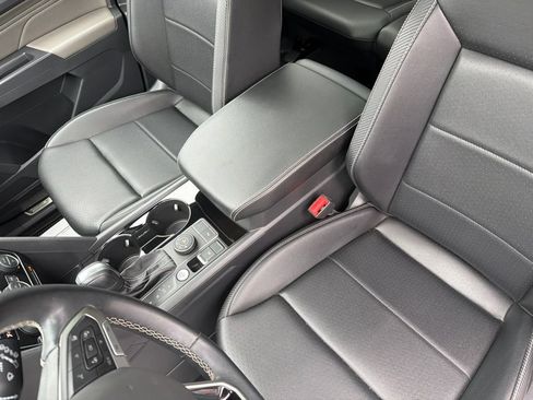 Used 2021 Volkswagen Atlas Cross Sport SEL AWD/4WD image 19