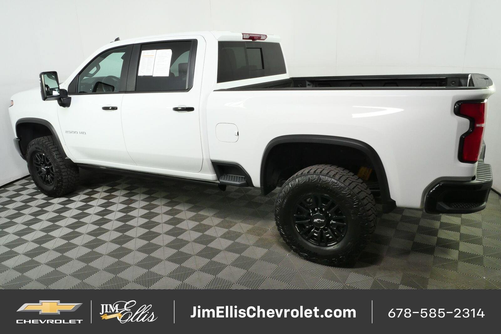 Used 2025 Chevrolet Silverado 2500 ZR2 w/ Technology Package AWD/4WD image 25