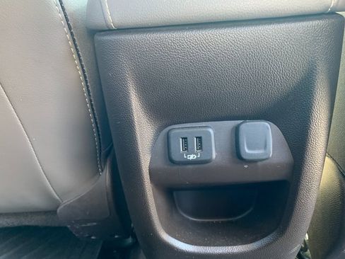 Used 2021 GMC Canyon Denali image 13