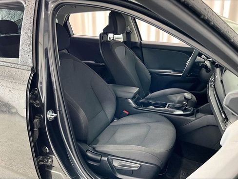 Used 2025 Kia K4 LXS image 16