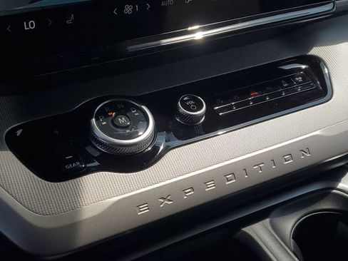 New 2026 Ford Expedition Active RWD image 28
