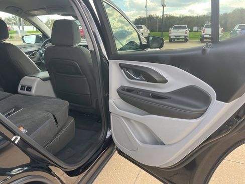 Used 2023 GMC Terrain SLE w/ Driver Convenience Package image 45
