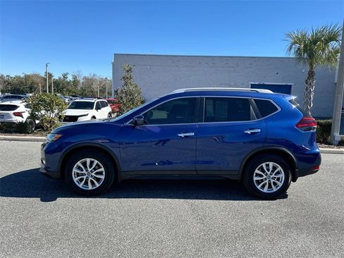 Used 2018 Nissan Rogue SV w/ Premium Package image 10