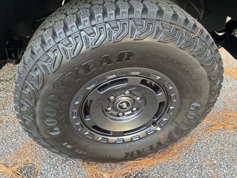 New 2025 Ford Bronco Badlands image 17