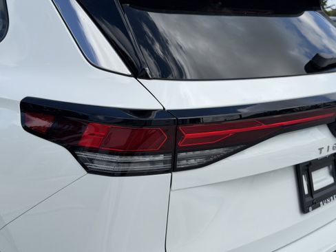 New 2026 Volkswagen Tiguan SE image 9