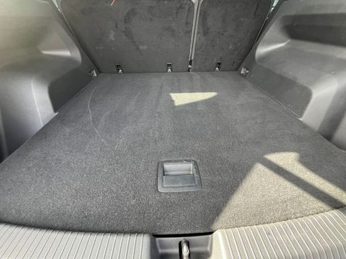 Used 2025 Volkswagen Atlas Cross Sport SE image 31