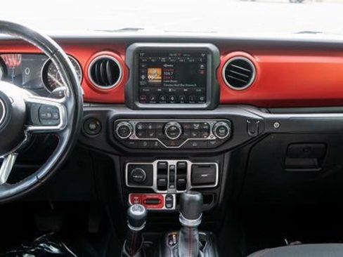 Used 2021 Jeep Gladiator Rubicon w/ Dual Top Group AWD/4WD image 14