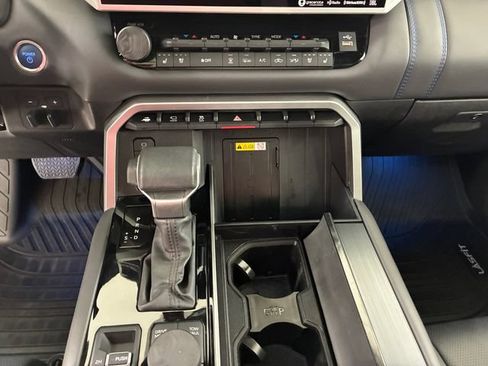 Used 2024 Toyota Tundra Platinum AWD/4WD image 21