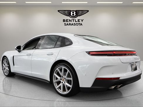Used 2024 Porsche Panamera image 3