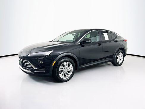 Used 2025 Buick Envista Preferred w/ Convenience I Package FWD image 3