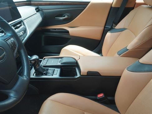 Used 2022 Lexus ES 350 w/ Premium Package FWD image 9