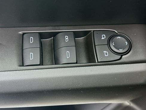 Used 2024 Chevrolet Colorado Trail Boss AWD/4WD image 15