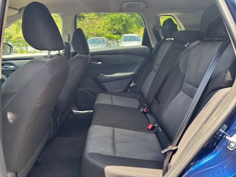 Used 2025 Nissan Rogue SV FWD image 28