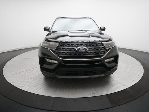 Used 2023 Ford Explorer XLT w/ Equipment Group 202A image 11