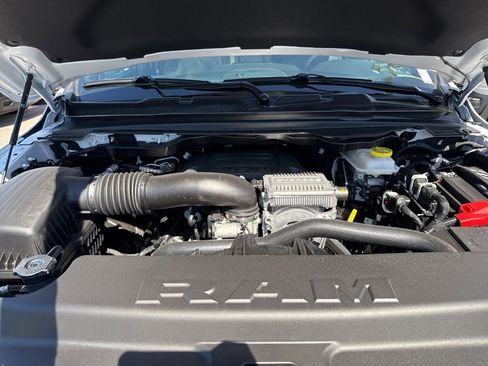 New 2026 RAM 1500 4x4 Crew Cab image 28