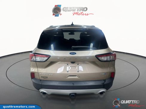 Used 2020 Ford Escape Titanium image 4