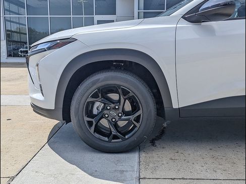New 2026 Chevrolet Trax LT w/ Driver Confidence Package FWD image 10