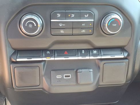 Used 2019 Chevrolet Silverado 1500 LT AWD/4WD image 18