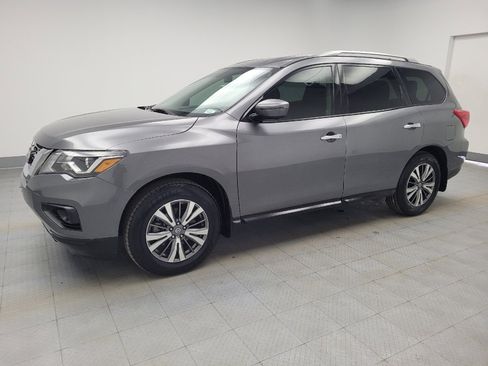 Used 2020 Nissan Pathfinder S image 2