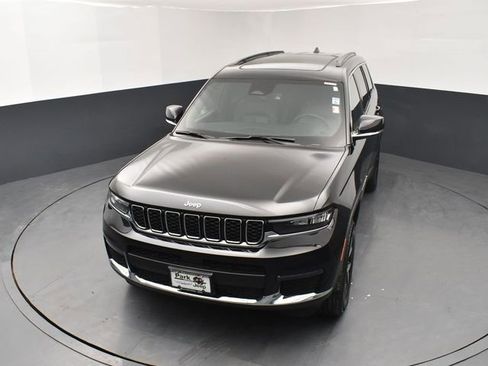 Used 2025 Jeep Grand Cherokee L Limited image 14