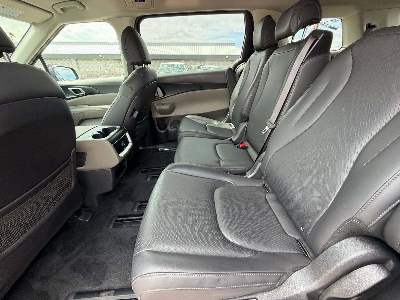 Used 2026 Kia Carnival FWD image 26