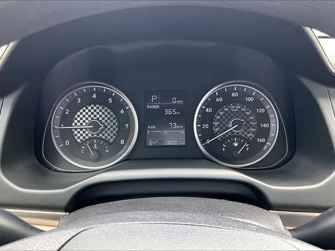 Used 2019 Hyundai Elantra SE image 27