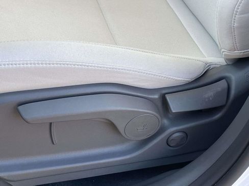 Used 2025 Hyundai Santa Fe SE image 8