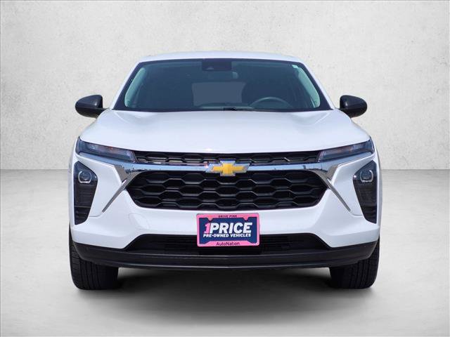 Used 2024 Chevrolet Trax LS w/ Driver Confidence Package FWD image 2