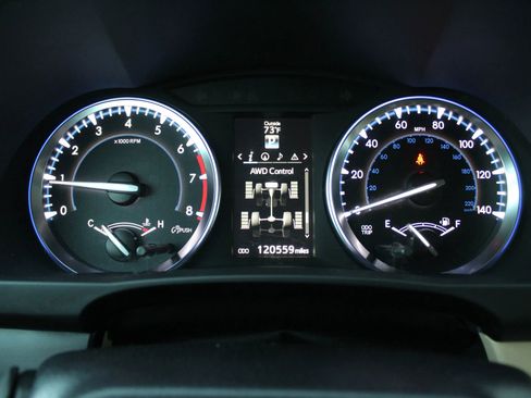 Used 2015 Toyota Highlander XLE image 12