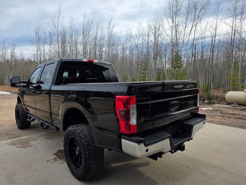 Used 2017 Ford F350 Lariat AWD/4WD image 5