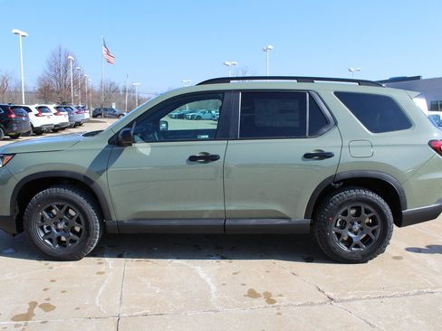 New 2026 Honda Pilot TrailSport image 5