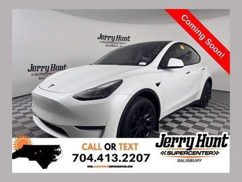 Used 2023 Tesla Model Y Long Range AWD/4WD image 1