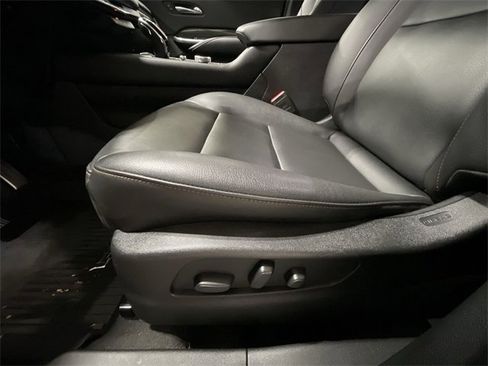 Used 2022 Cadillac XT4 Sport w/ LPO, Floor Liner Package image 18
