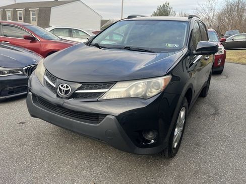 Used 2014 Toyota RAV4 LE image 1
