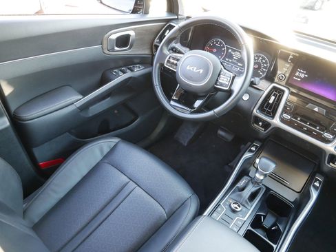 Certified 2022 Kia Sorento S w/ Panoramic Sunroof Package image 9