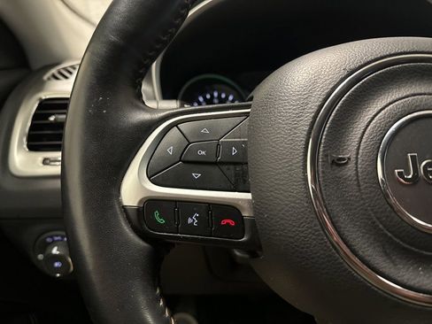 Used 2019 Jeep Compass Latitude w/ Cold Weather Group AWD/4WD image 16