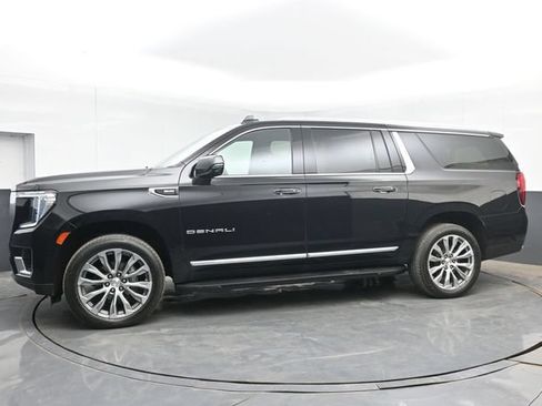 Used 2021 GMC Yukon XL Denali AWD/4WD image 11