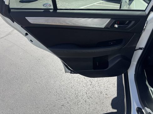 Used 2018 Subaru Outback 2.5i Premium AWD/4WD image 15