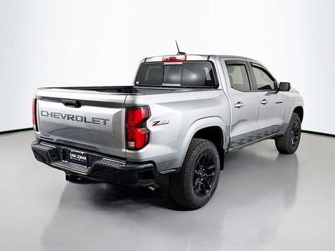 Used 2025 Chevrolet Colorado Z71 w/ Midnight Edition image 7